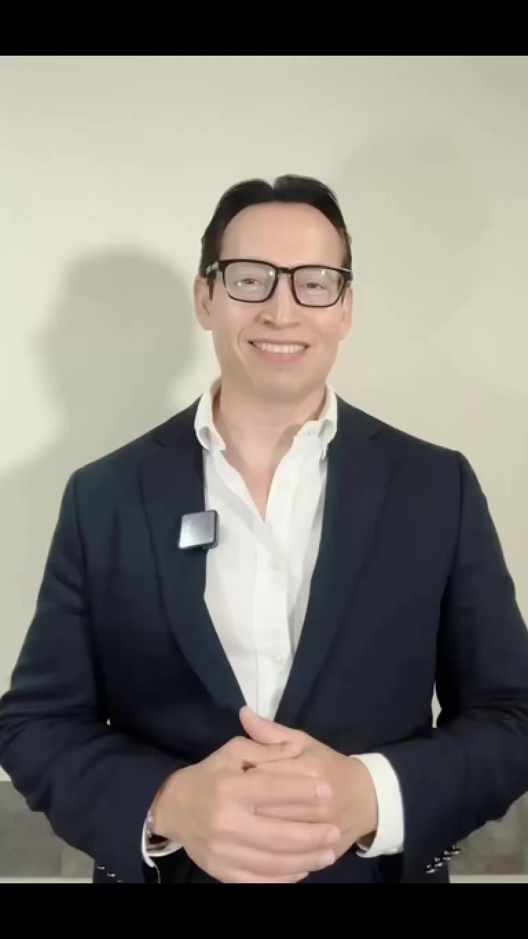 @Dr. Axel Maas Jácome