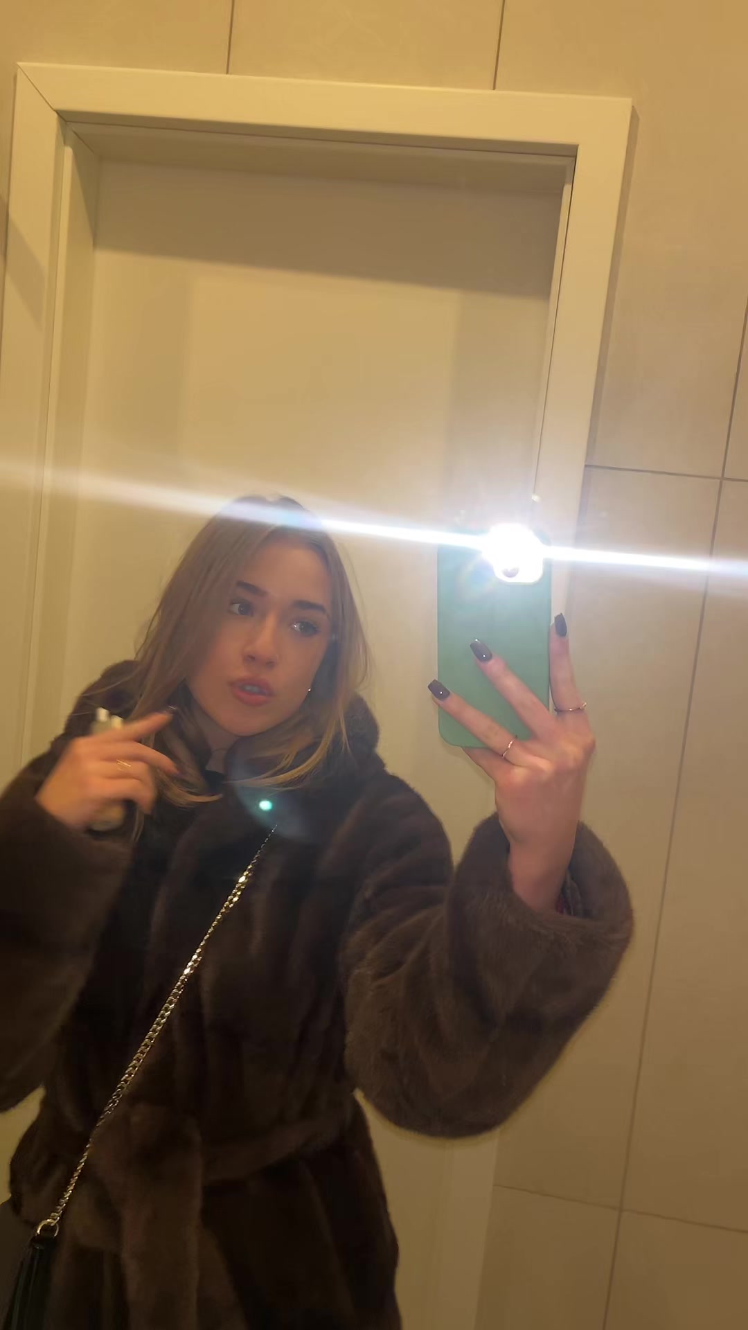 @jjjelena.p