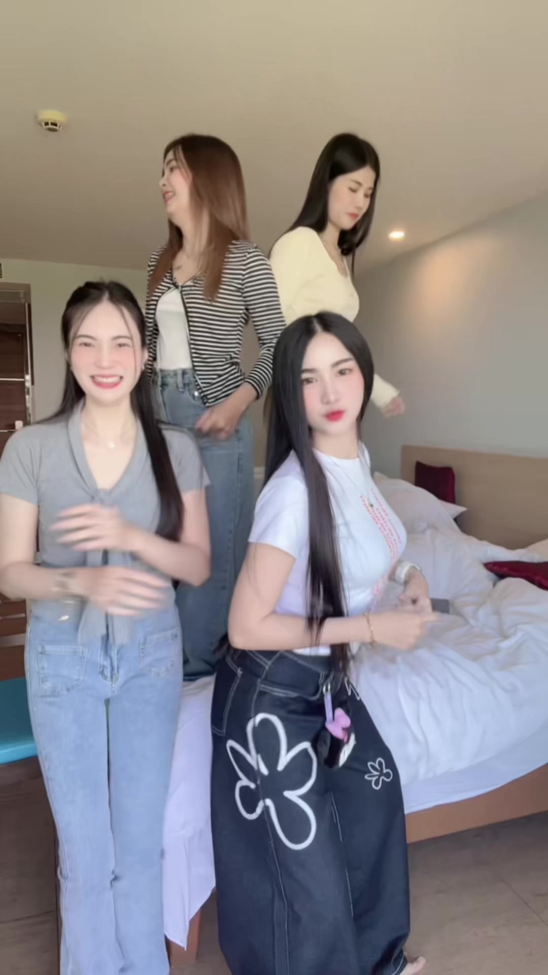 @P ɪ ᴍ M ʏ ♡︎ 🏳️🌈🎧🍒