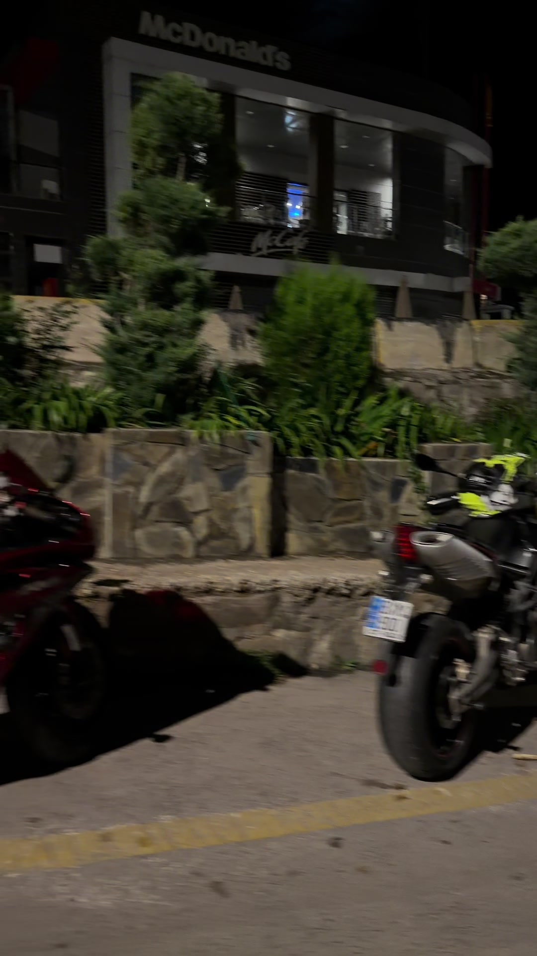 @Qamar Biker ๐