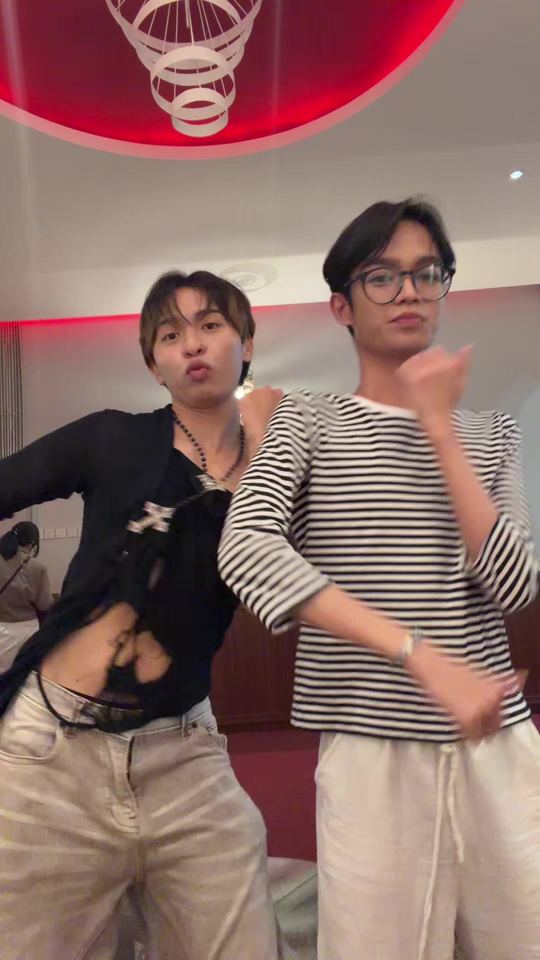 @Qin
