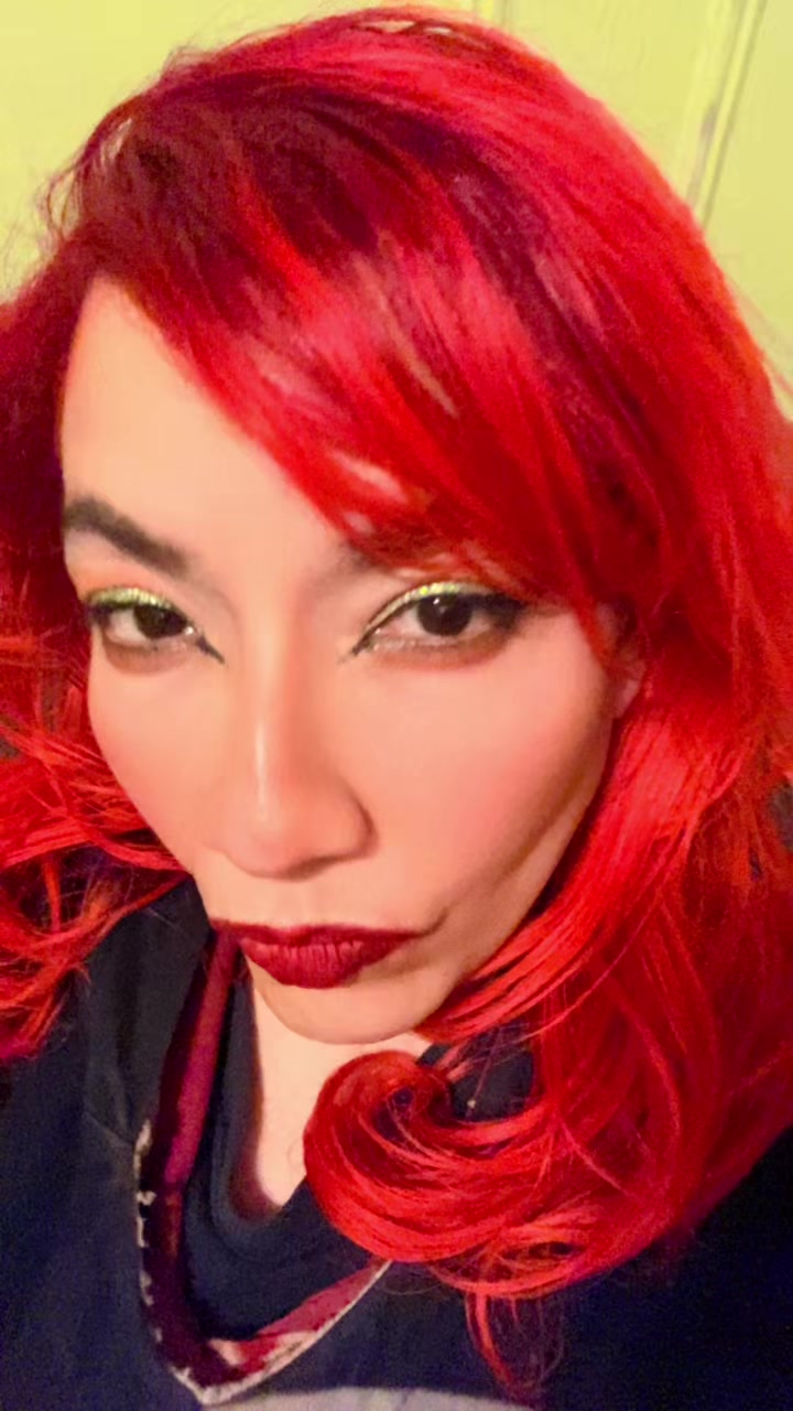 @makeupfromred