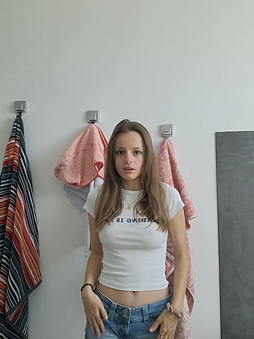 @Chlo ✨️