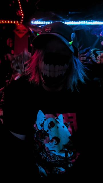 @☆ E҉C҉H҉O҉ ⛧ 🇨🇦