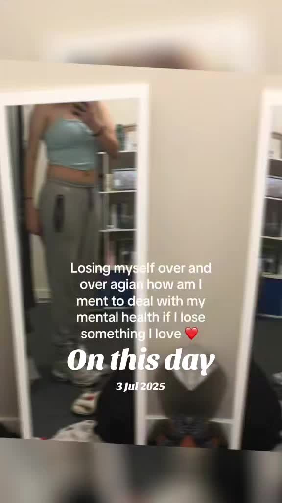 @Vyholdengirl07