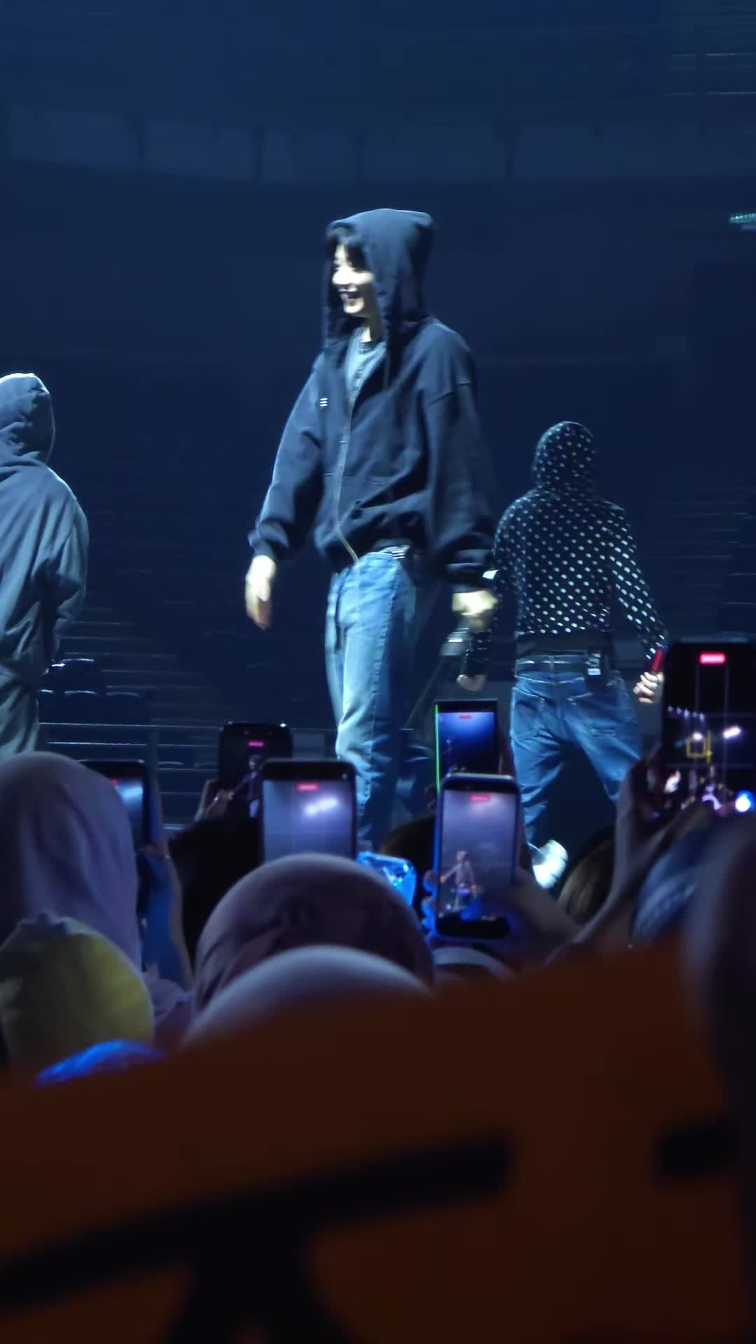 @kjk09