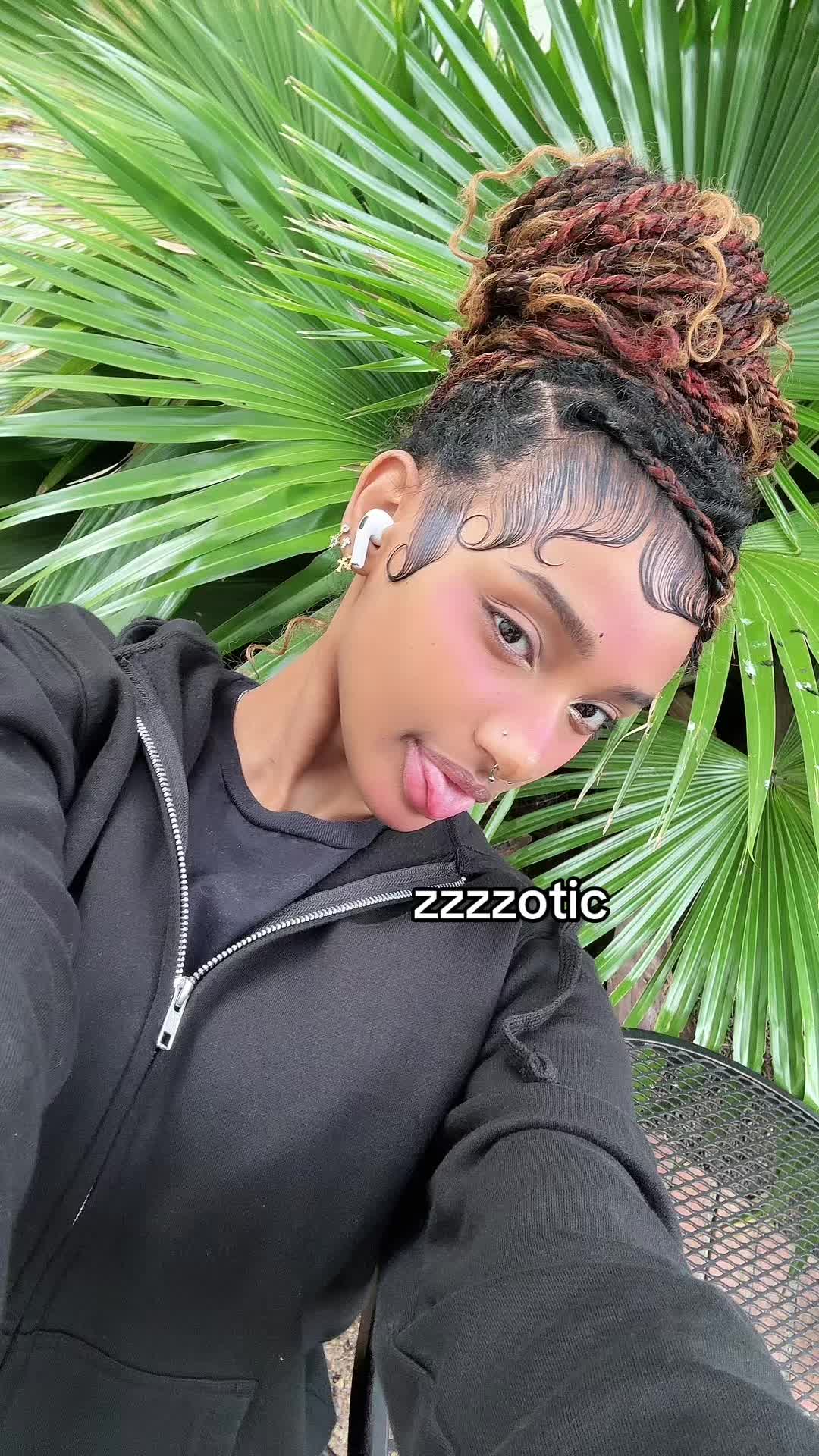 @insta:leya2fire