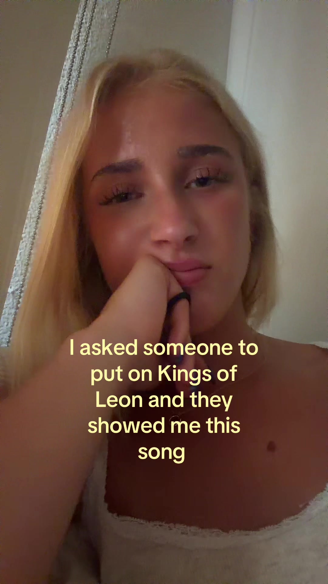 @theelliebarker