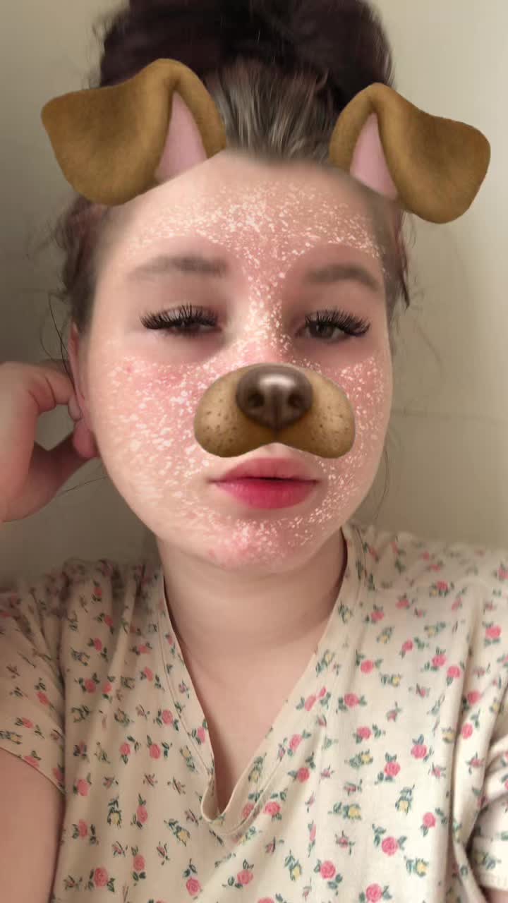 @викусик🥰