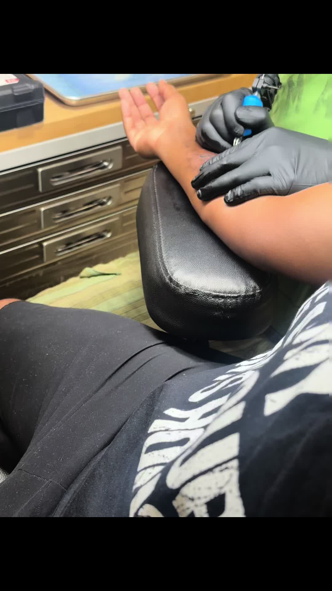 @legsdontmatch