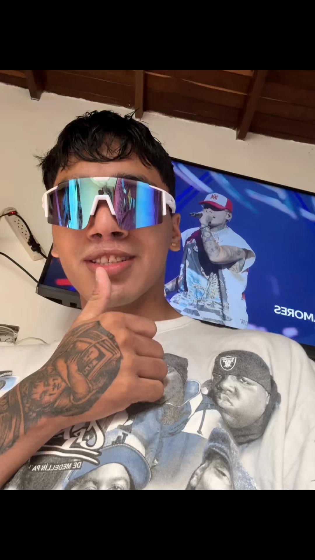 @ F7 X Luis