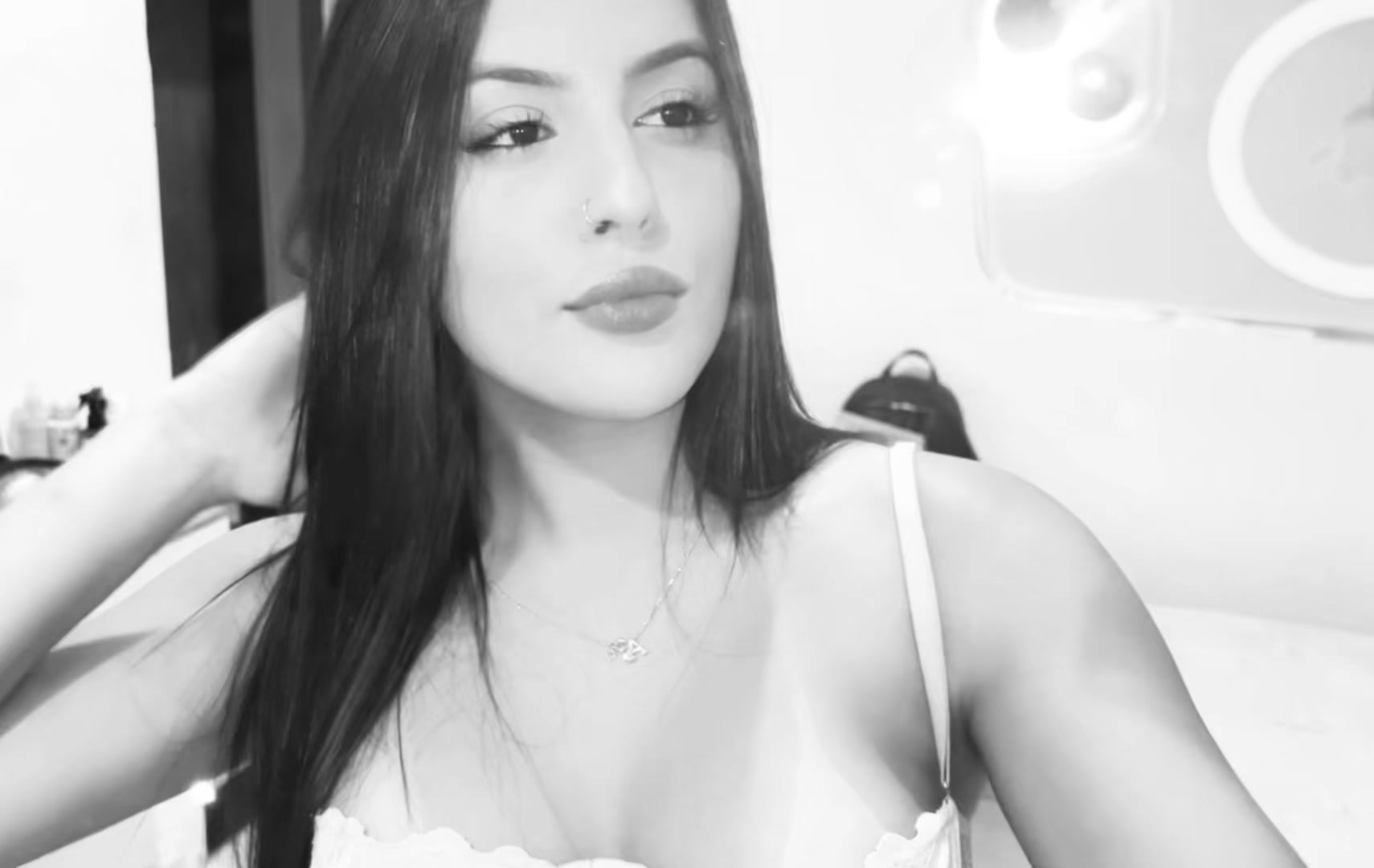 @alinemwndes