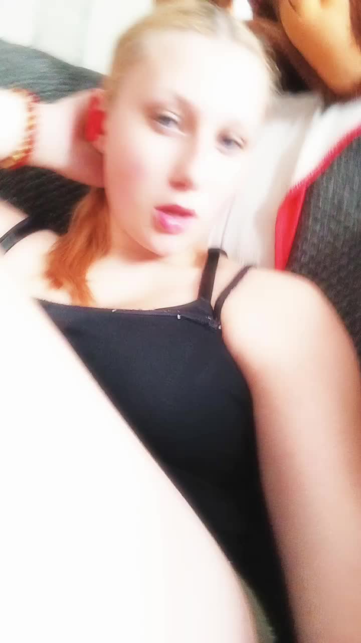 @Kayley😘🖕😘