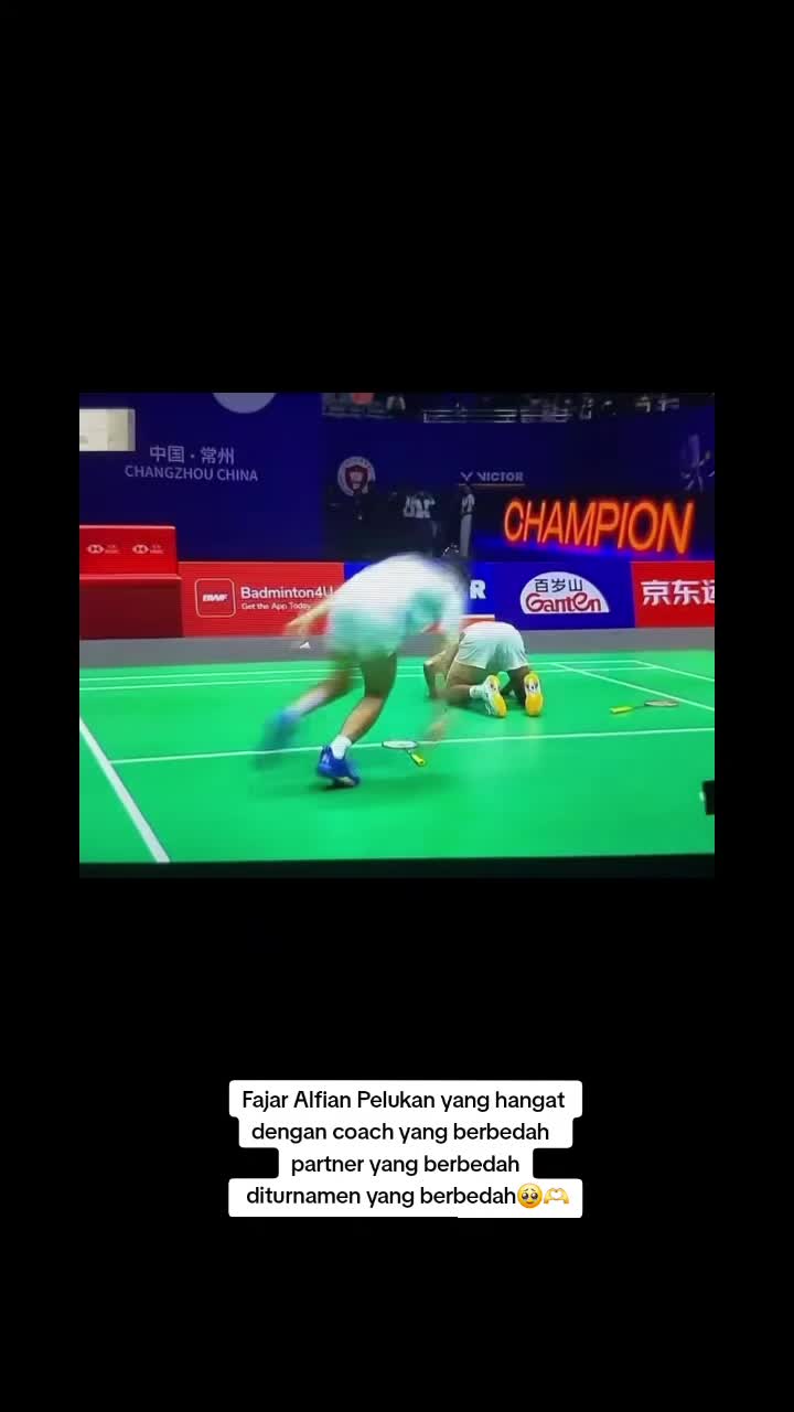 @𝐓𝐢𝐚🏸