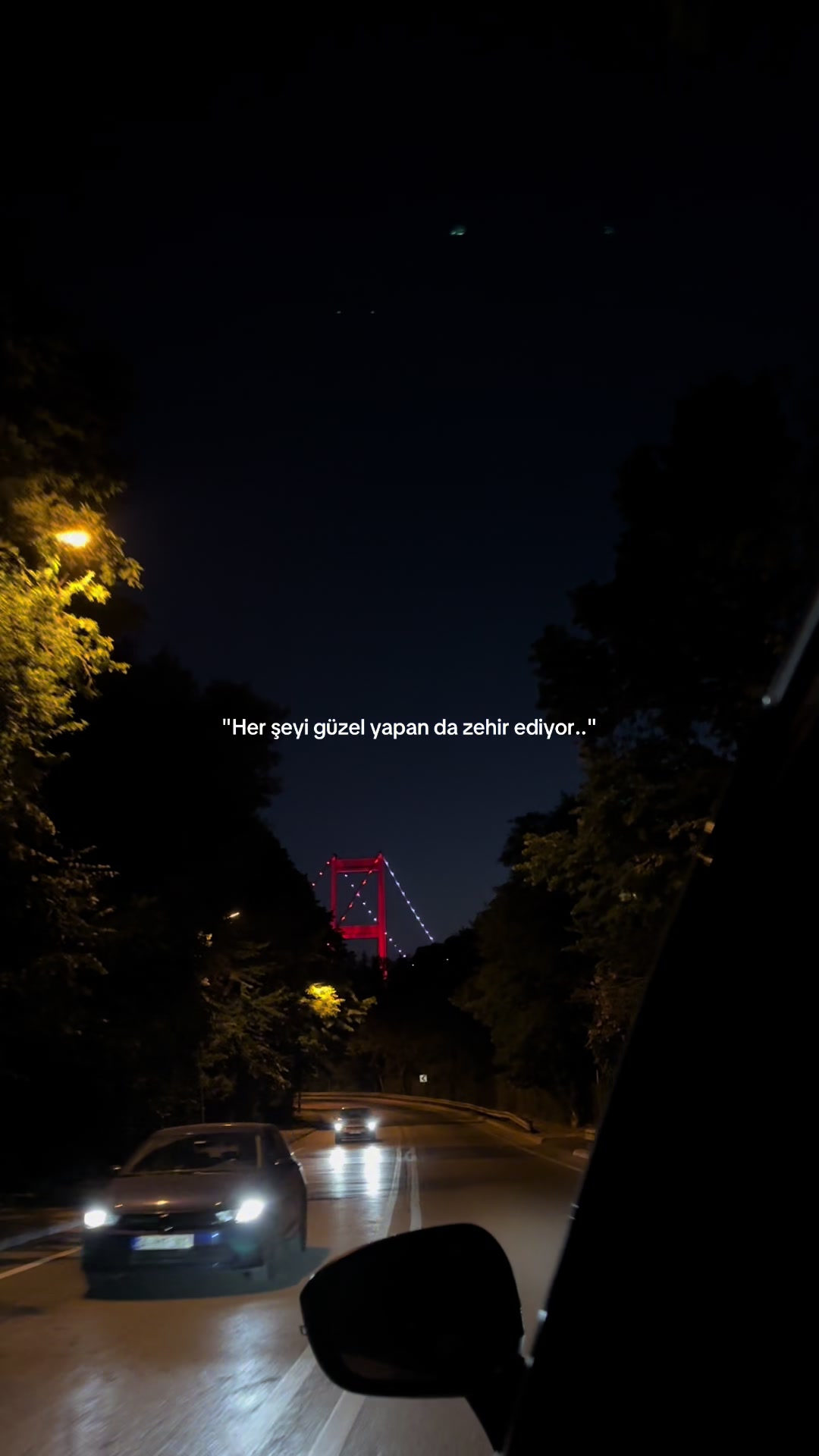 @𝐿𝑜𝑜𝓀 𝒜𝓉 𝒯𝒽𝑒 𝒮𝓀𝓎