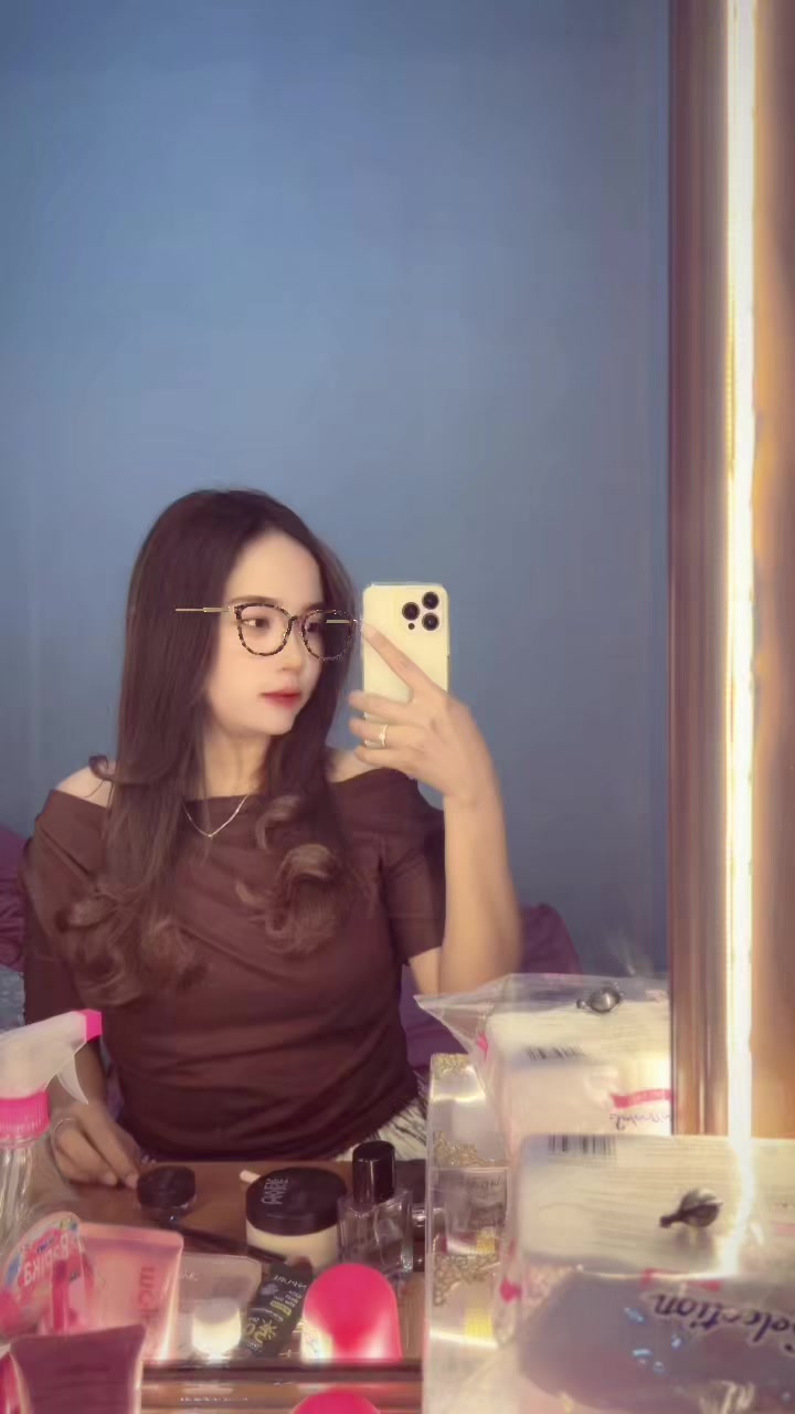 @Ayuu.