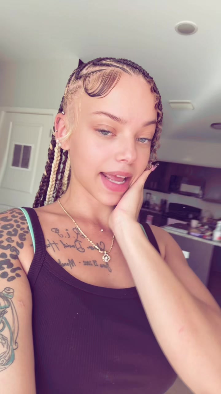 @sexilexi