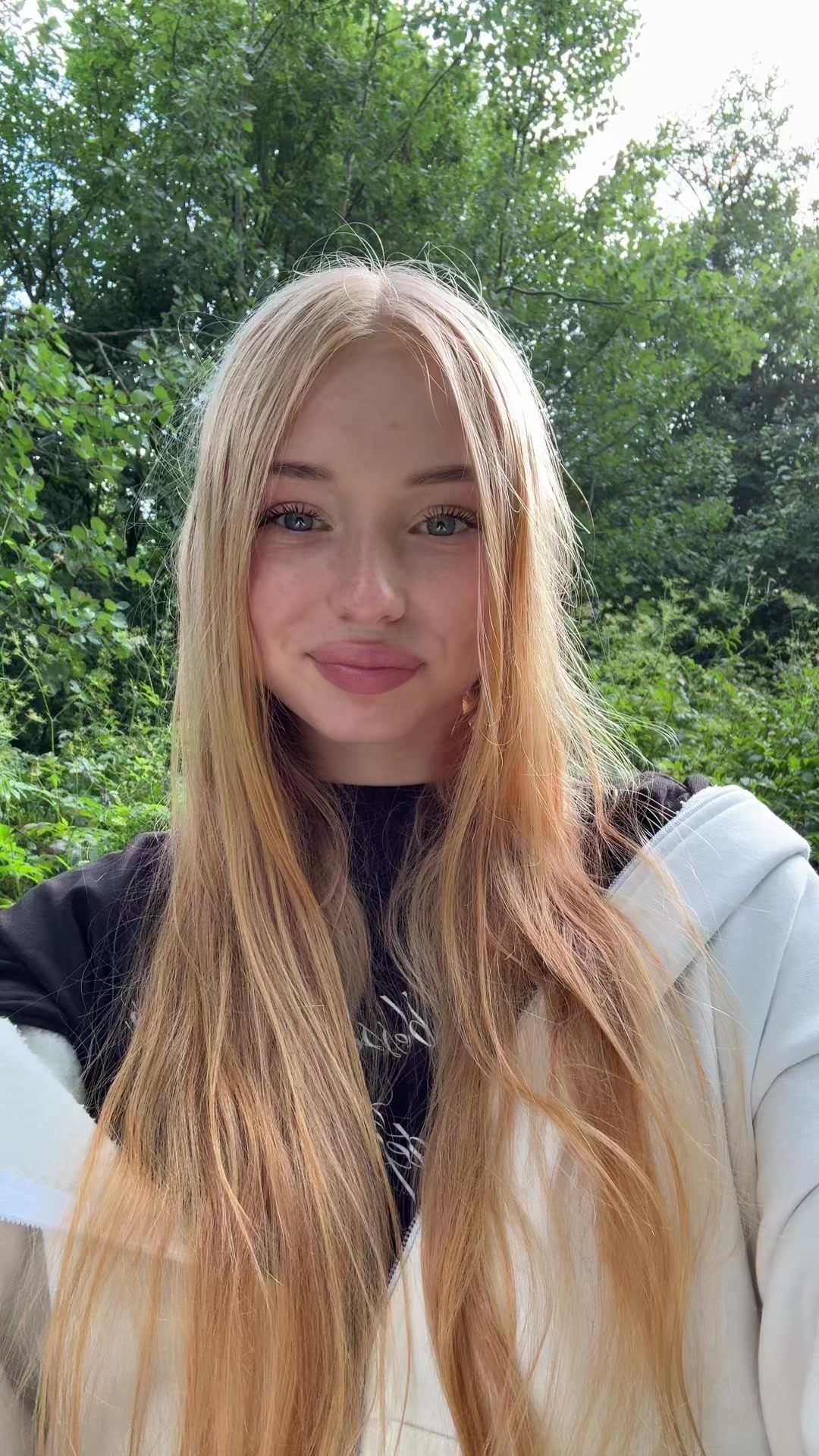 @викусик🌷