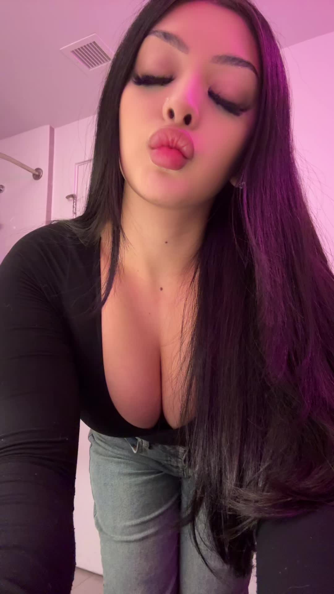 @haileyy
