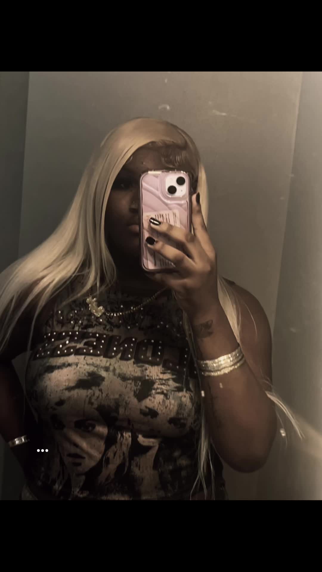 @👱🏽♀️ .
