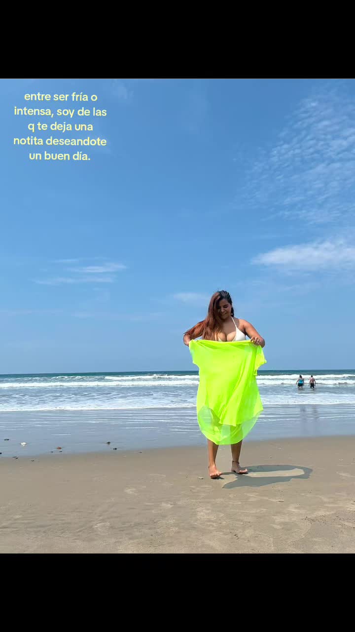 @NICOLE MENDOZA🍕🏖️