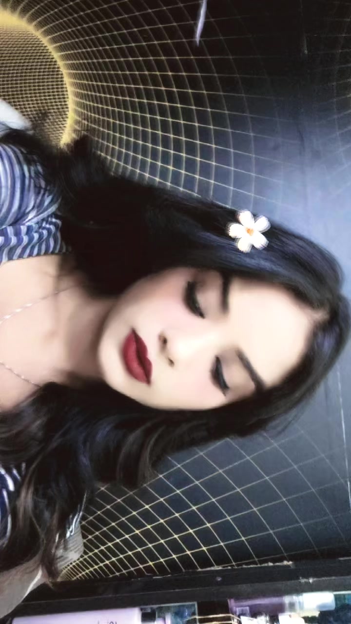 @Maya🦋