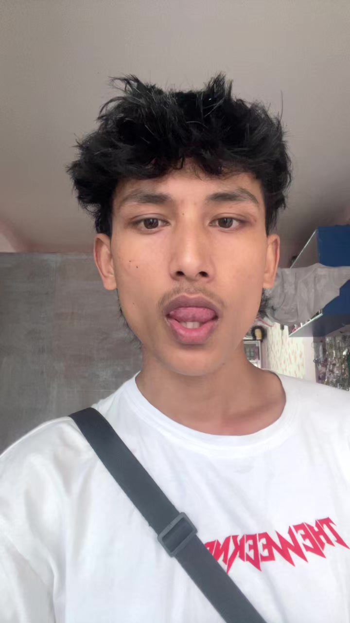 @✮