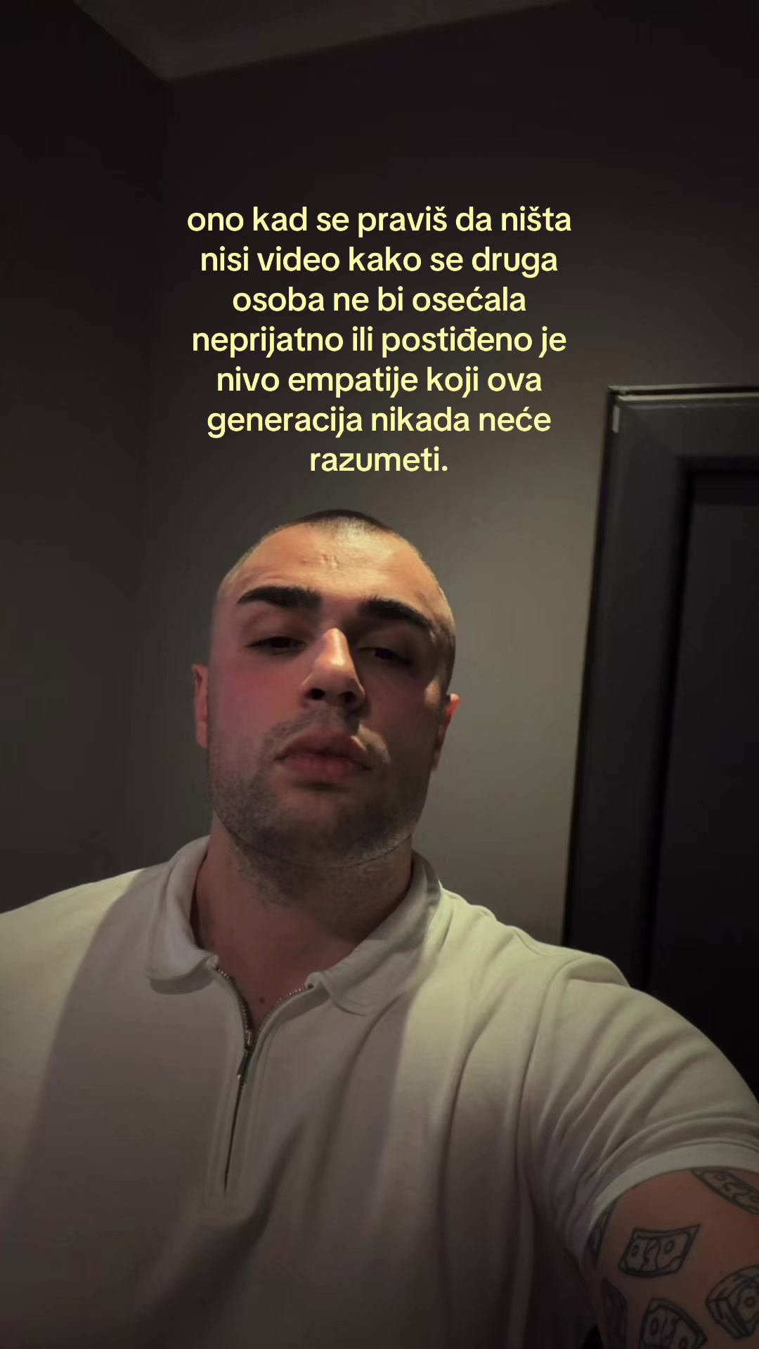 @V U K