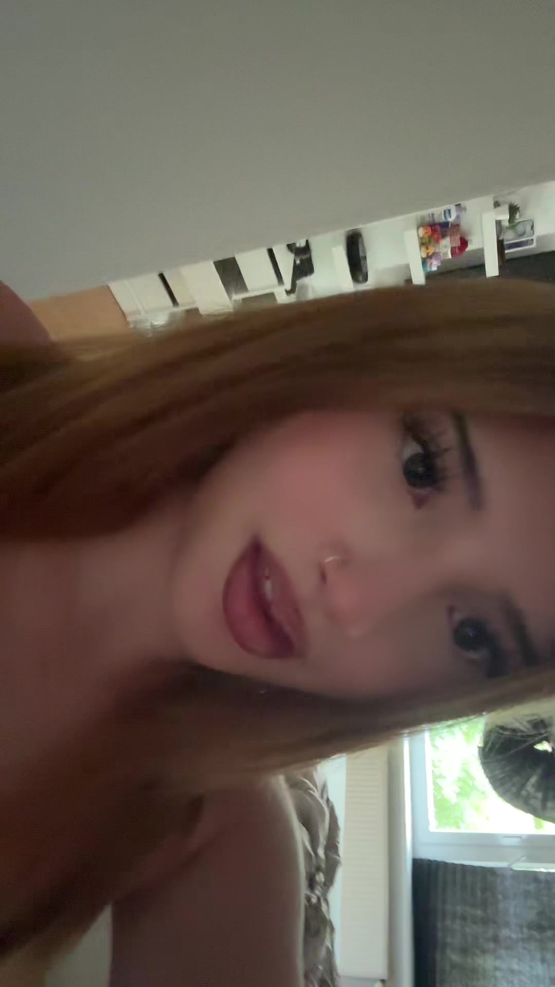 @Leona