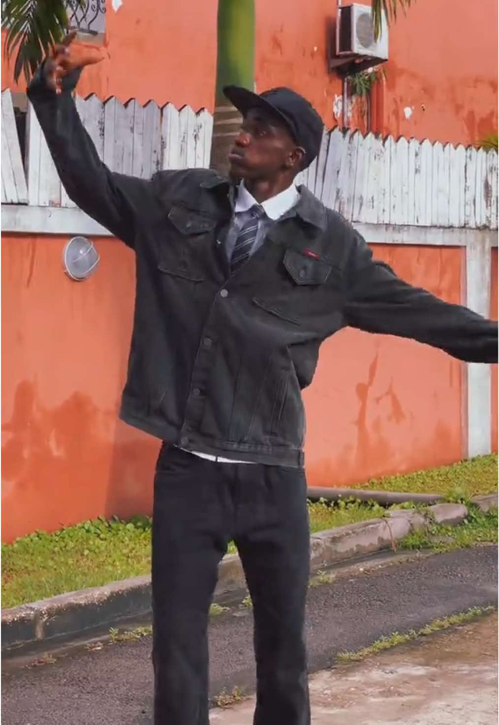 @𝓟𝓮𝓽𝓲𝓽 𝓝𝓸𝓲𝓻 🕺🏽