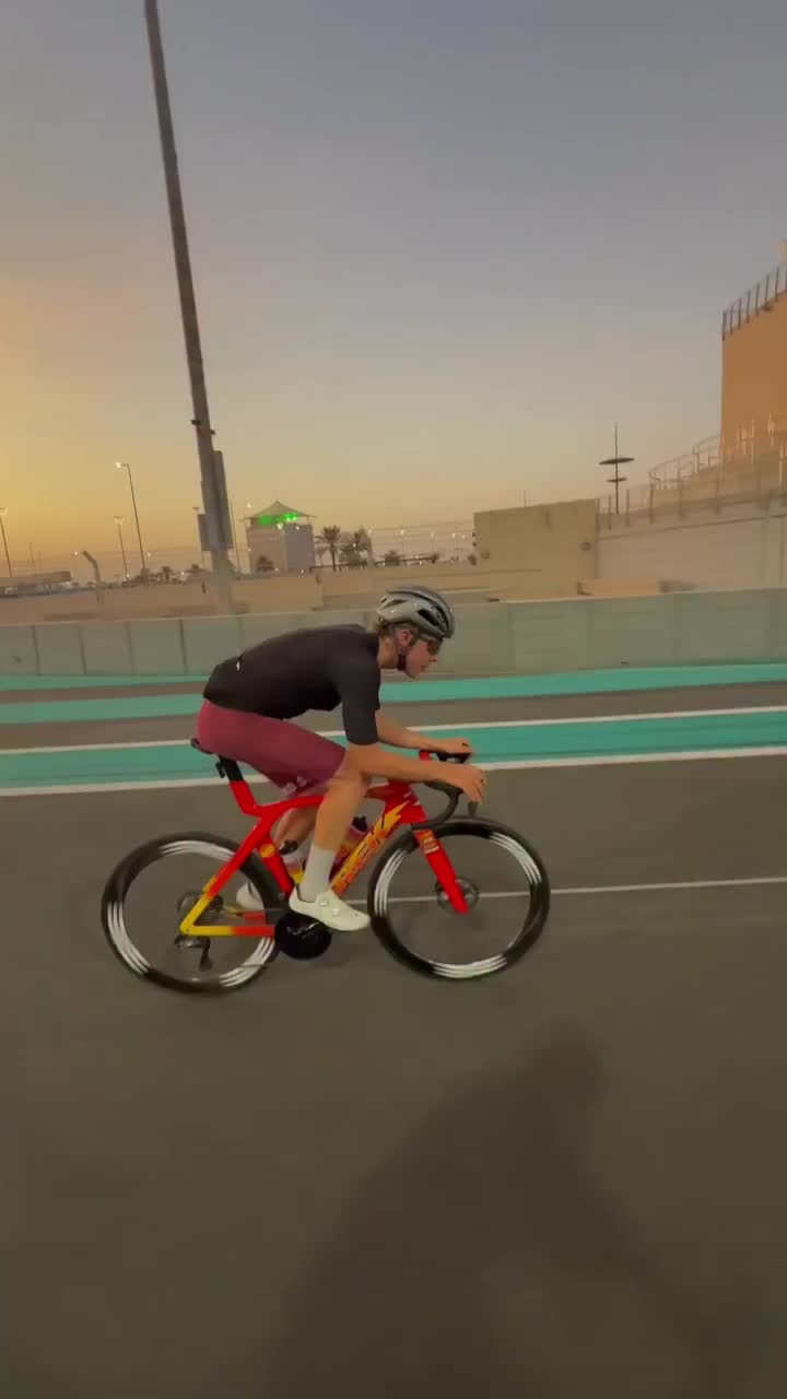 @GIF.