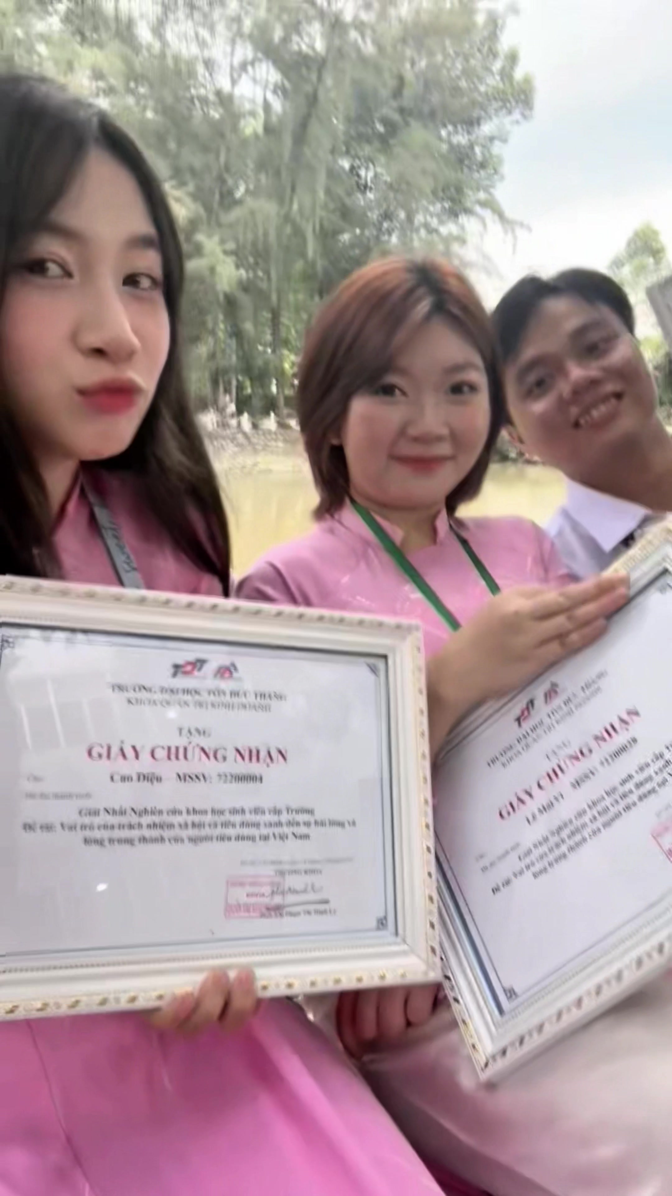 @Khủng long cau có