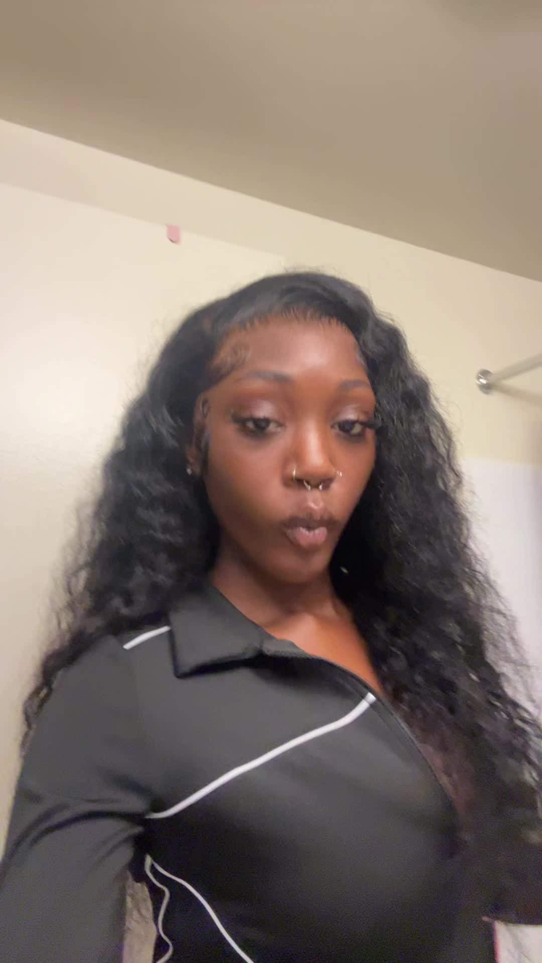 @thatsexyleogirl_