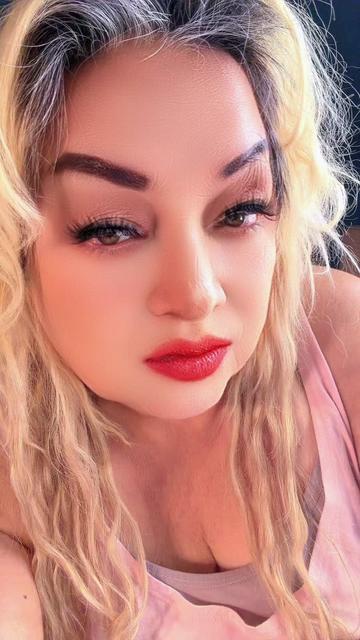 @💞Queen of Hearts💞 Lorelei Le