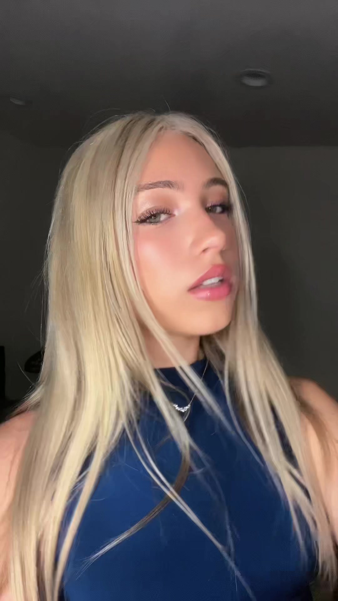 @Ella
