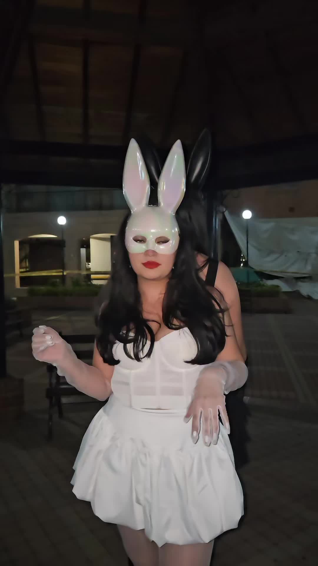 @Bella