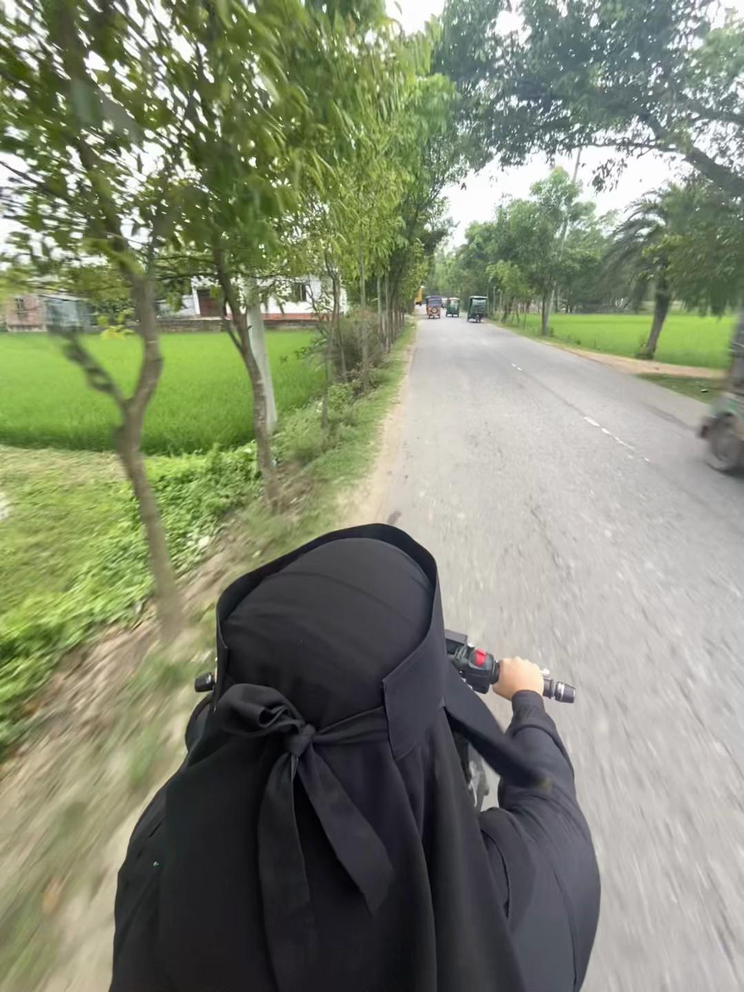 @চাঁদ🌙🖤
