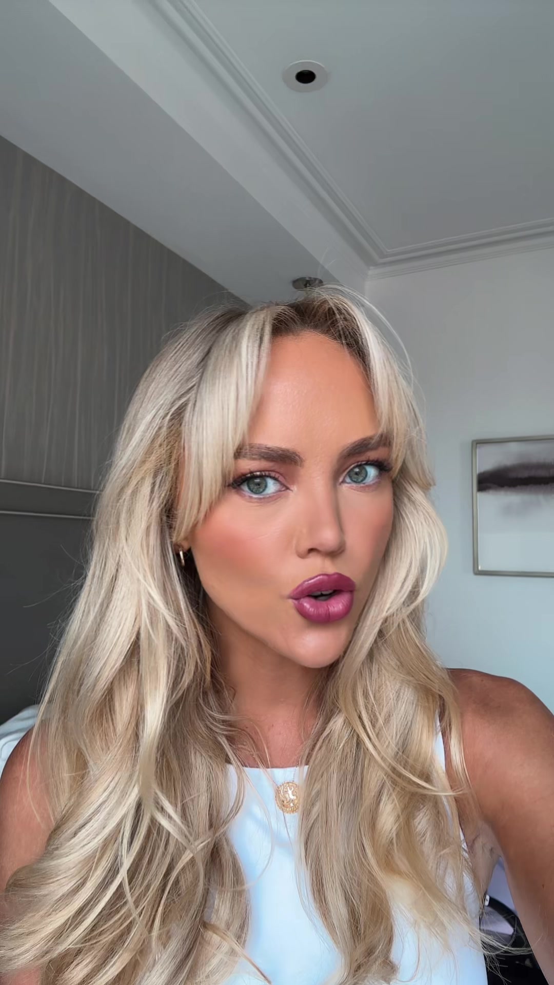@annieknight28