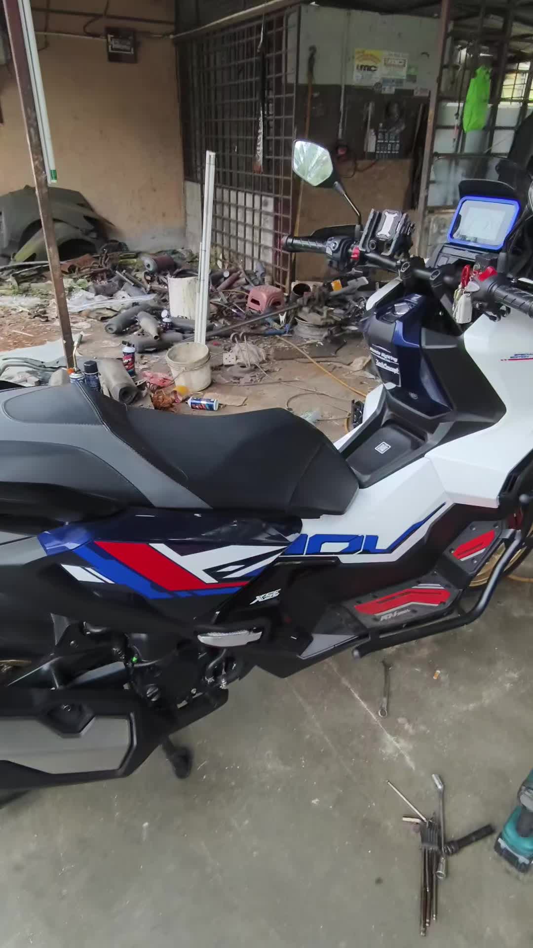 @ahli mesyuarat tingkap