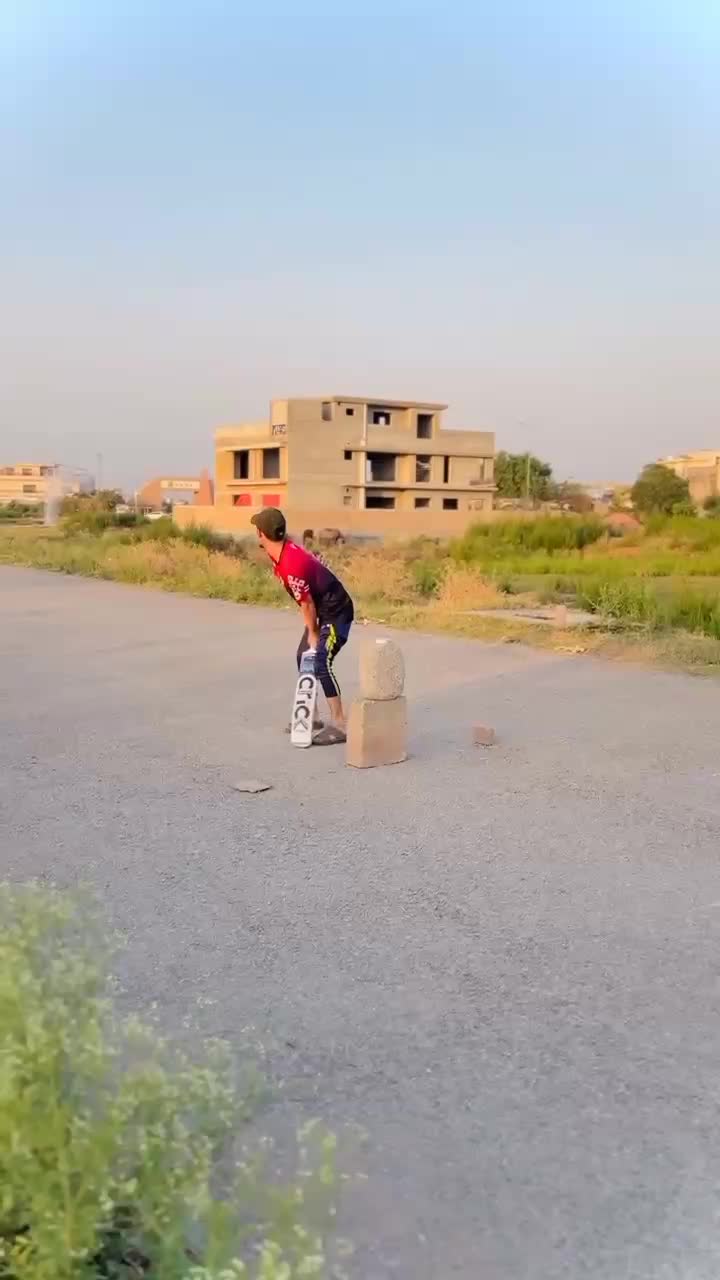 @نومی لیفٹی فخرے چٹھہ بختاور🏏