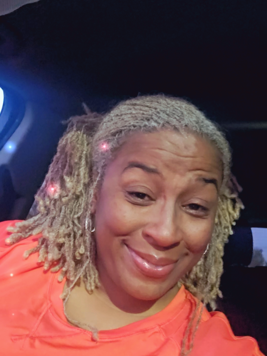 @Mo~Manifesting~Nique