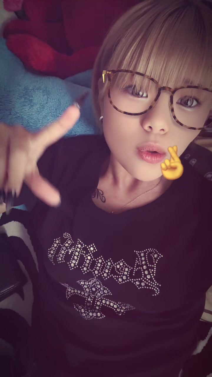 @ᑕᕼI🦋