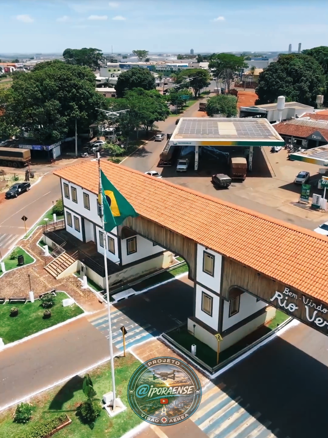 @Iporaense