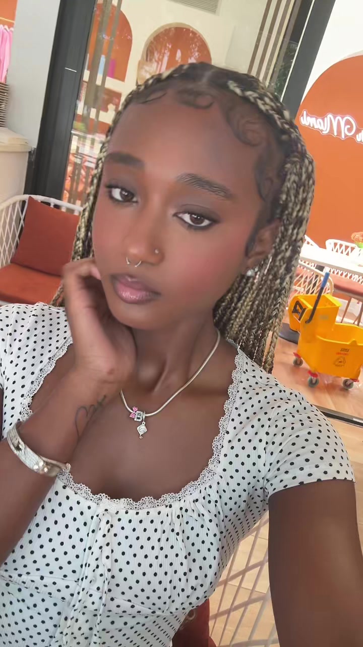 @girlbloggerxo444