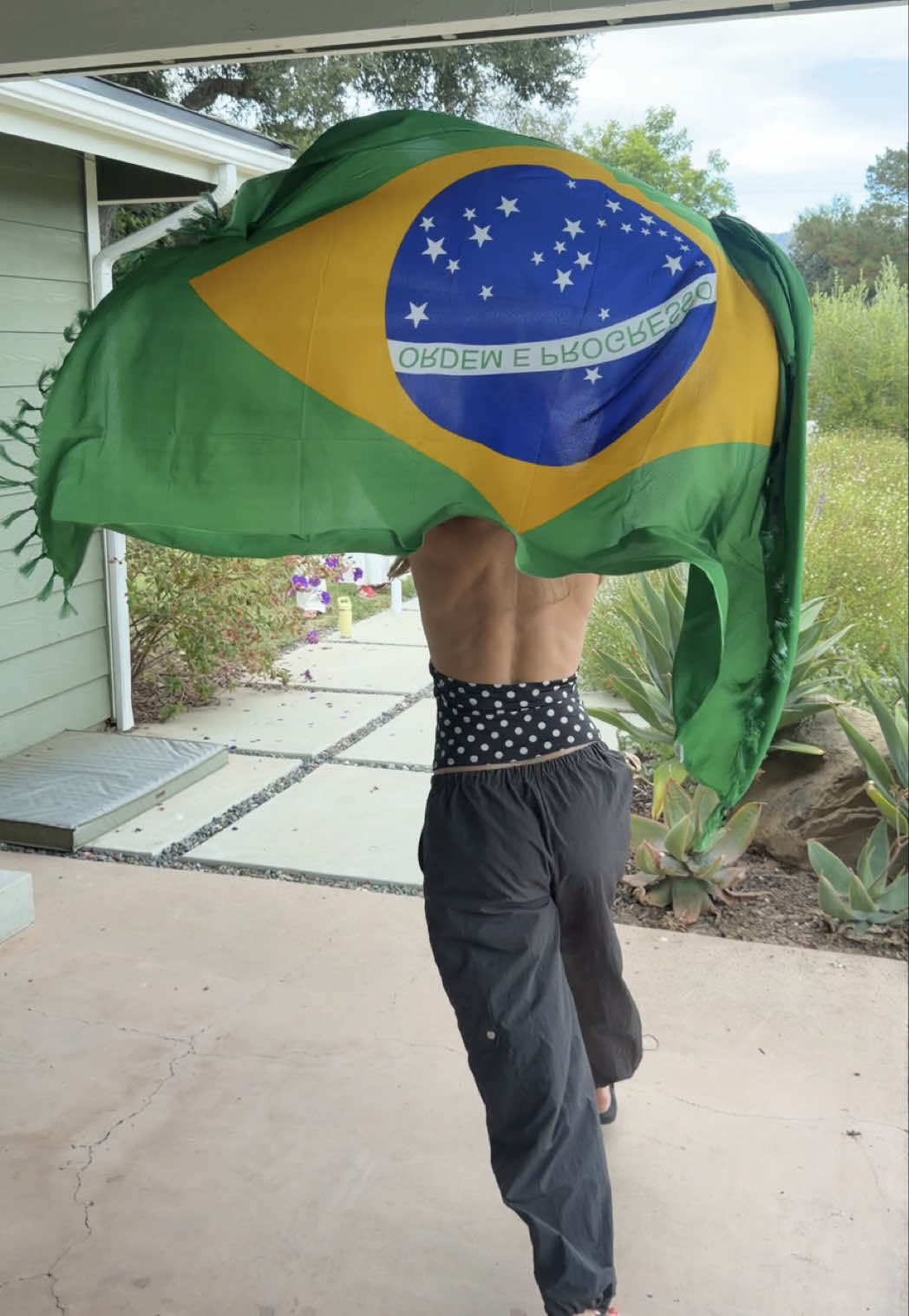 @LAYSLA
