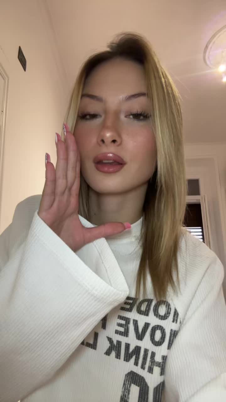 @👩🏼