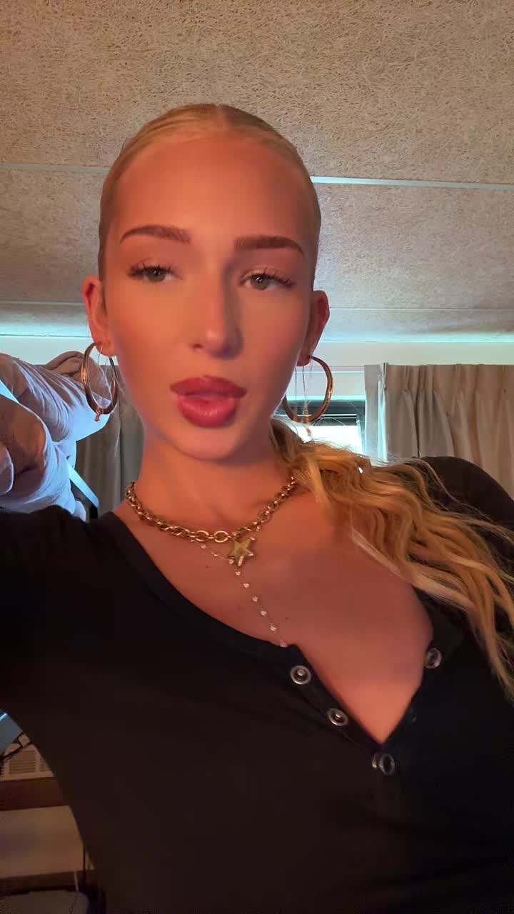 @zo&euml;