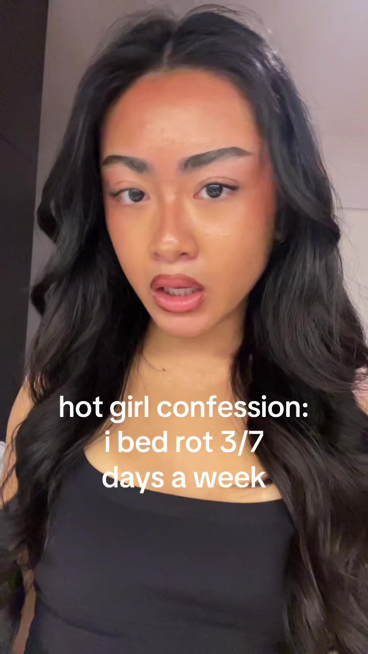 @TH💋NIA