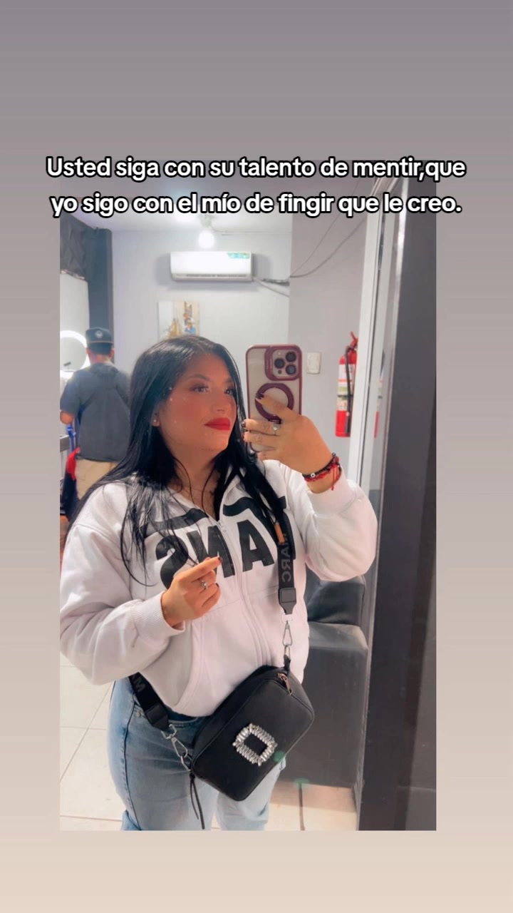 @AngelaParrales