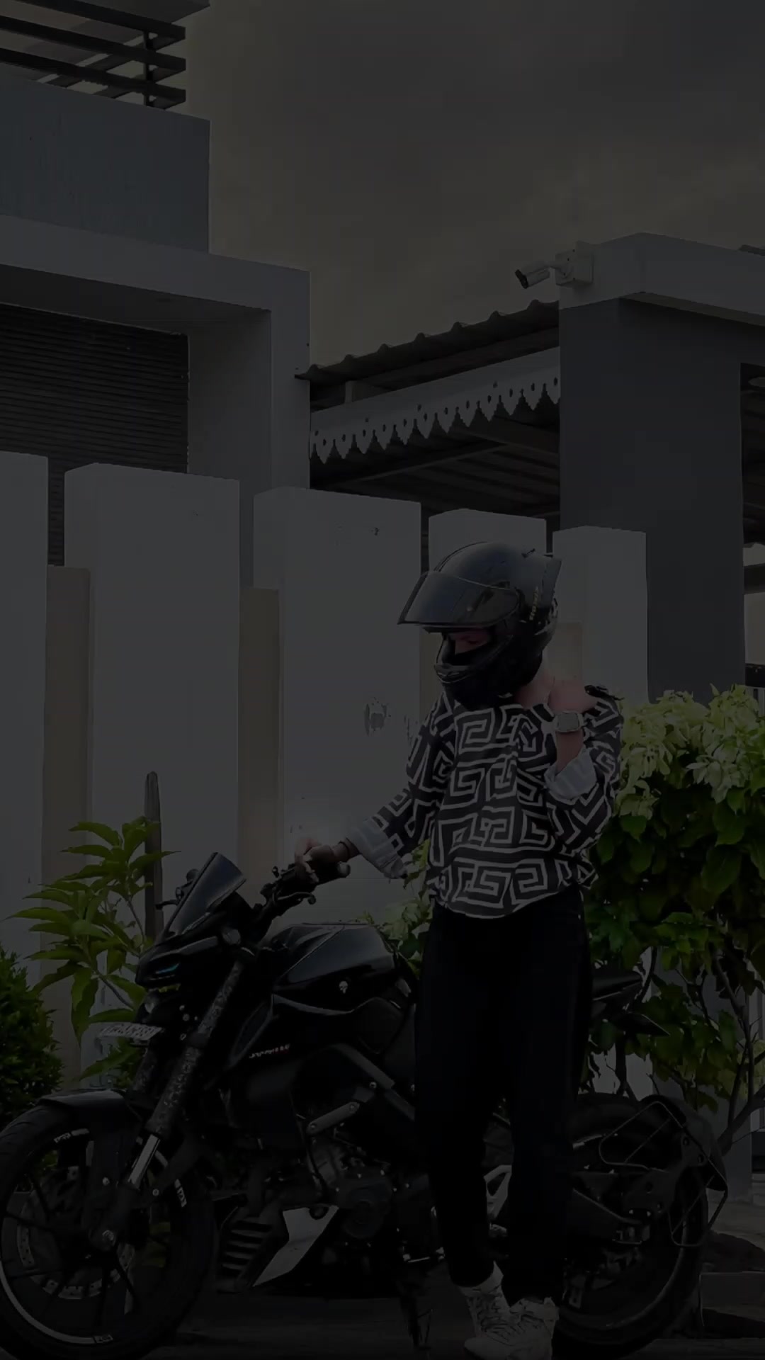 @ɪᴍ sᴛʀᴀɴɢ 🖤